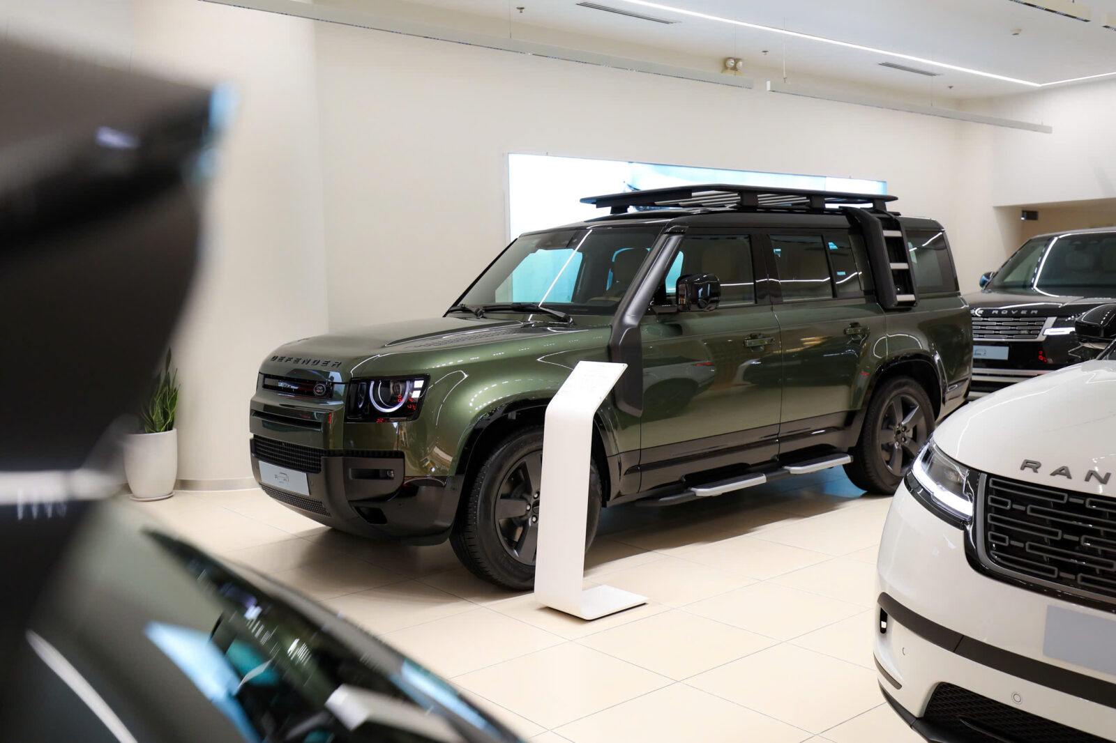 DEFENDER 130 WOOLSTONE GREEN 13 Defender 130