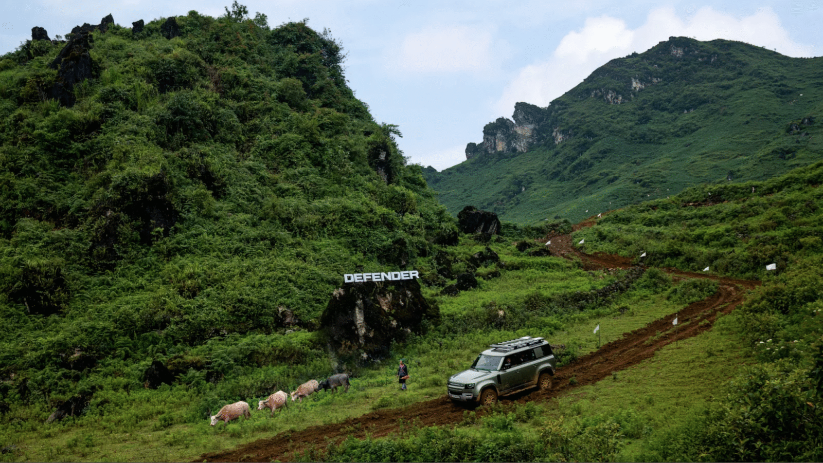 Screenshot 2025 11 15 211208 DEFENDER EXPERIENCE 2025 – HÀNH TRÌNH PHONG CÁCH SỐNG CỦA NHỮNG NHÀ KHÁM PHÁ