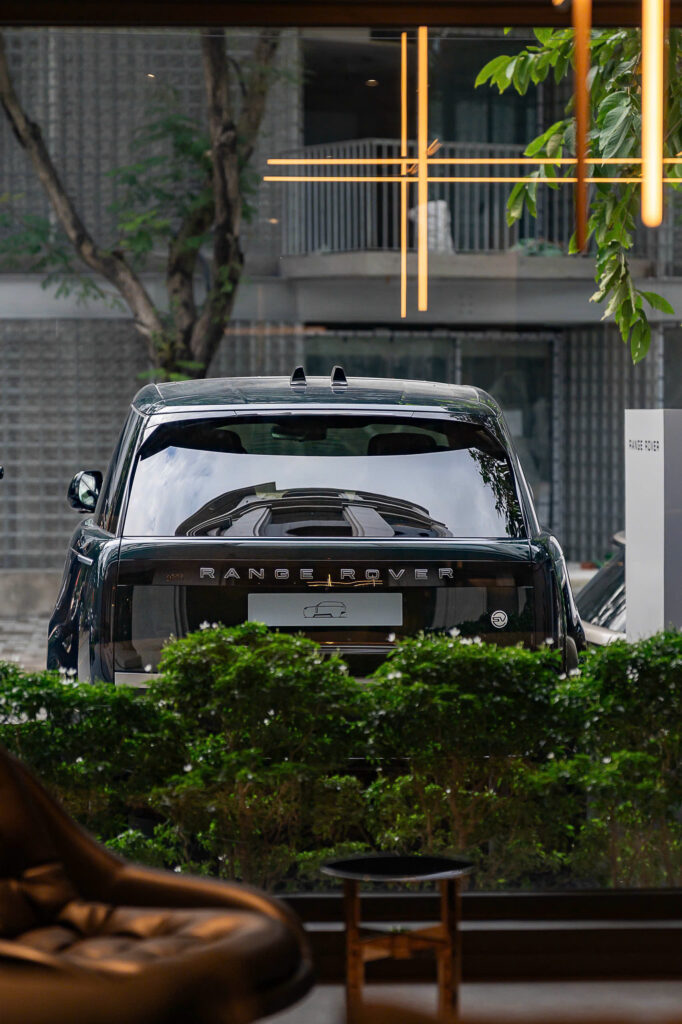 z7223425645007 3aa8522c24ef51c8dfee728dc389a8af Range Rover SV - Khi tính cá nhân hóa được nâng tầm